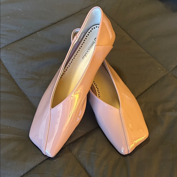 romoxibb Shoes - Romoxikb Shoes. BWOT